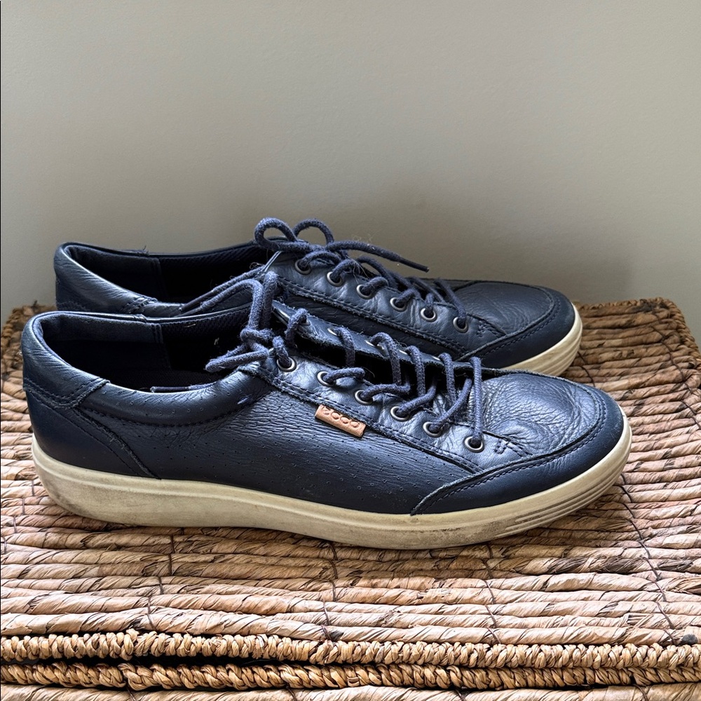 ECCO Men's Navy Leather Sneakers - Picture 3 of 9